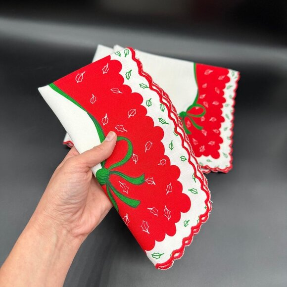 Vintage Christmas Napkins Bows Holly Leaves Red White Scalloped Edge Set of 4 - Picture 7 of 9
